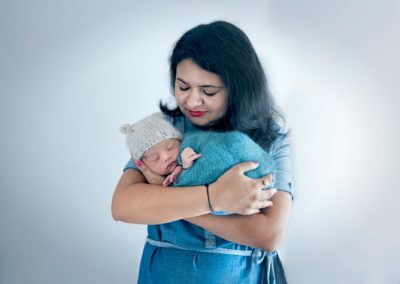 Family photoshoot with baby sibling photoshoot newborn baby photoshoot with parents family portrait photography 10