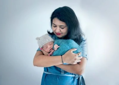 Family photoshoot with baby sibling photoshoot newborn baby photoshoot with parents family portrait photography 10