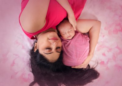 Family photoshoot with baby sibling photoshoot newborn baby photoshoot with parents family portrait photography 15