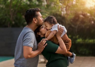 Family photoshoot with baby sibling photoshoot newborn baby photoshoot with parents family portrait photography 25