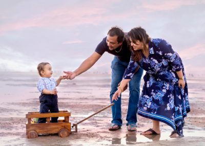Family photoshoot with baby sibling photoshoot newborn baby photoshoot with parents family portrait photography 29