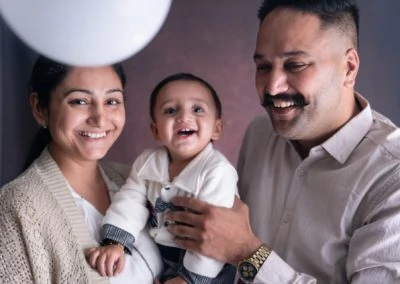 Family photoshoot with baby sibling photoshoot newborn baby photoshoot with parents family portrait photography 08