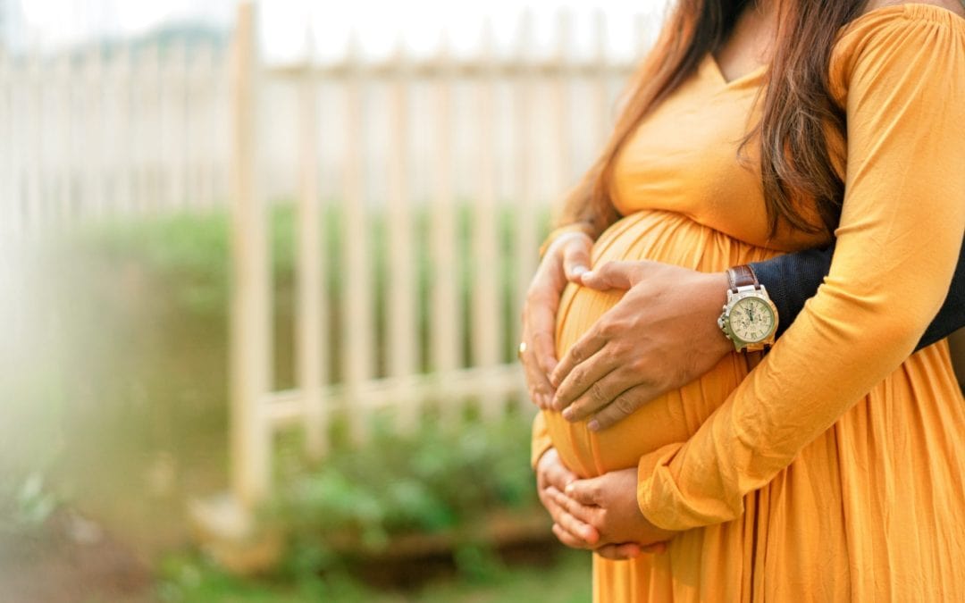 5 tips for hassle free travelling during pregnancy by air in India 4.6 (25)