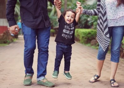 Family photoshoot with baby sibling photoshoot newborn baby photoshoot with parents family portrait photography 01