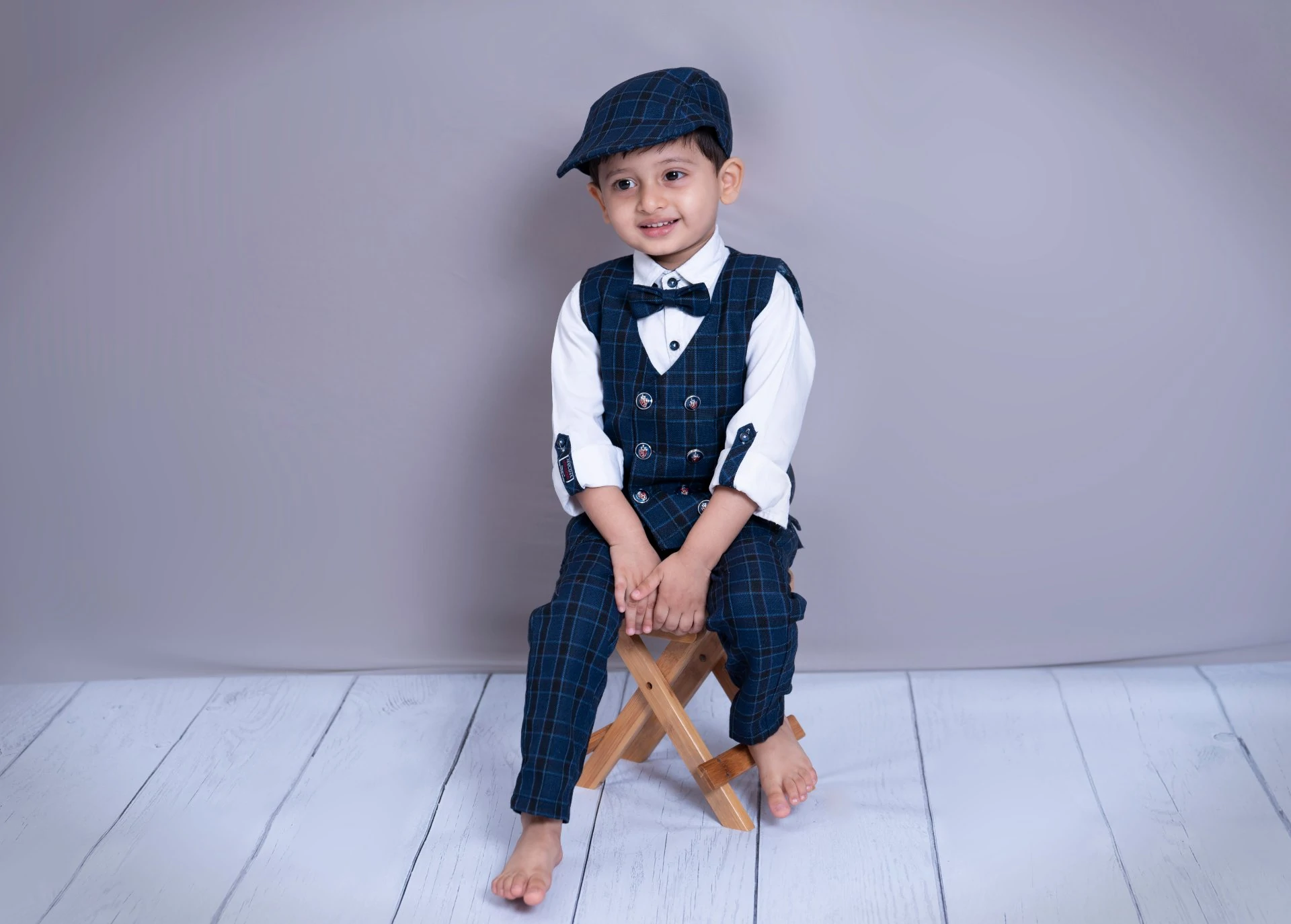Cute baby photos with a smile baby photoshoot baby boy photoshoot baby girl photoshoot baby shoot baby portrait photoshoot kids photoshoot