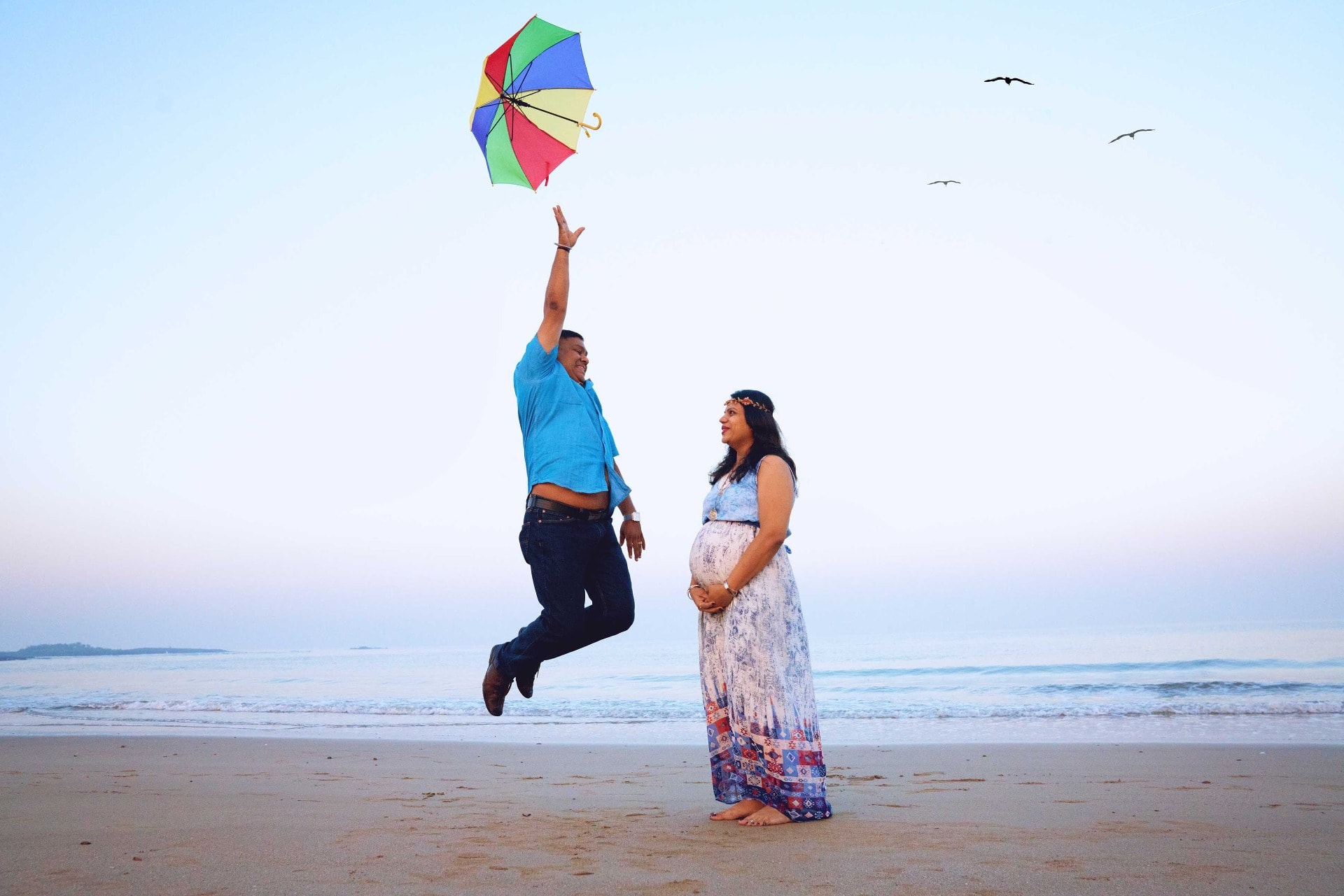 Pre baby shoot maternity photographer Mumbai baby shower photoshoot baby bump shoot good maternity photoshoot mumbai