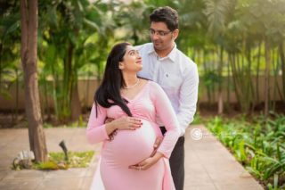 Maternity Photographers In Mumbai